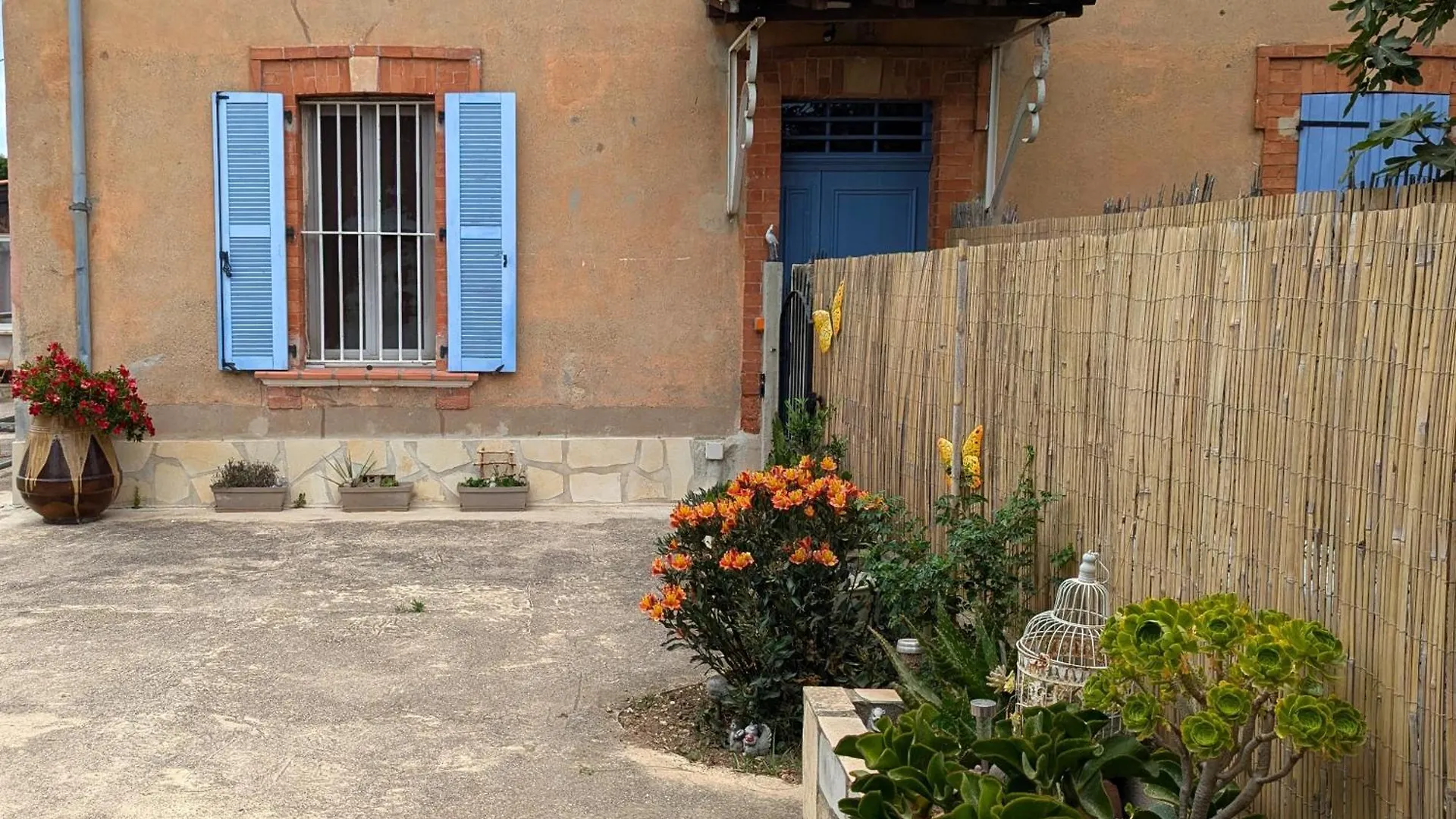 Appart Moderne Proche Plage Avec Terrasse Et Climatisation Hyères Franciaország